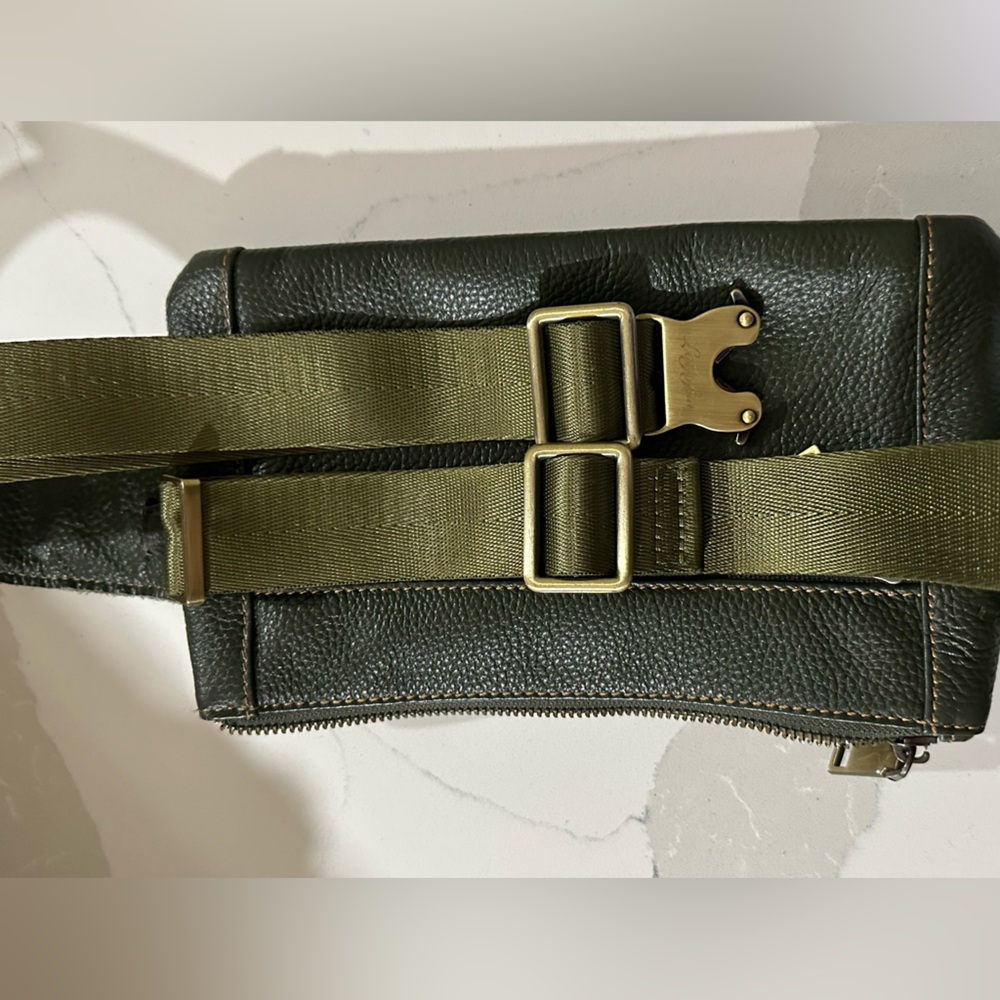 Loyofun Unisex Green Leather Belt Bag With Adjustable Waist Strap - Picture 12 of 12